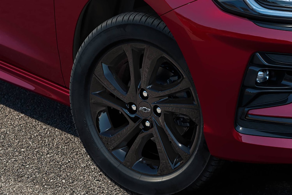 As rodas da versão RS trazem o melhor do estilo esportivo para o carro hatch